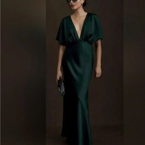BHLDN Leila Deep-V
Flutter-Sleeve Satin
A-line Gown in
Emerald Size 10